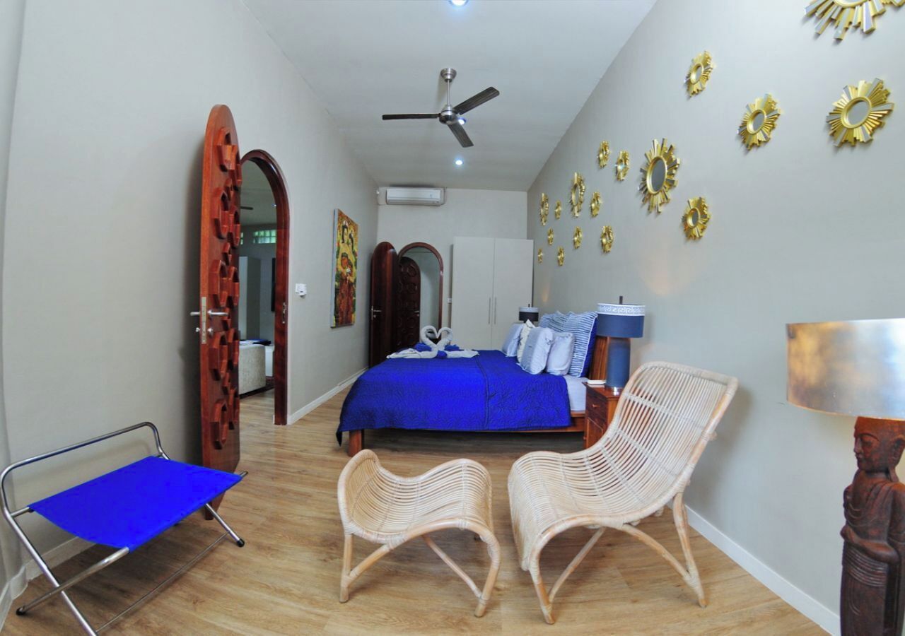 5 bedrooms, WiFi, bed sheets