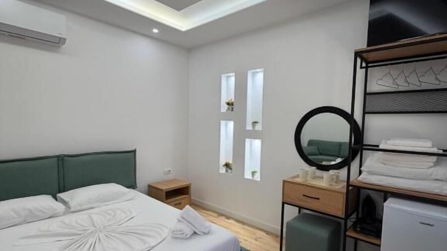 Jofri Rooms