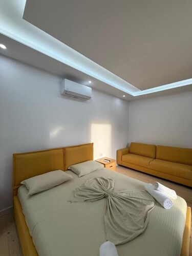 Jofri Rooms