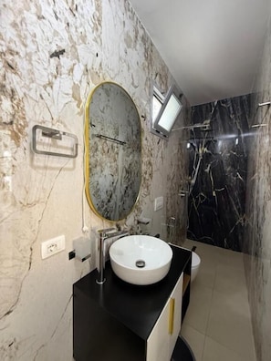 Deluxe Room | Bathroom - Jofri Rooms (Himarë)