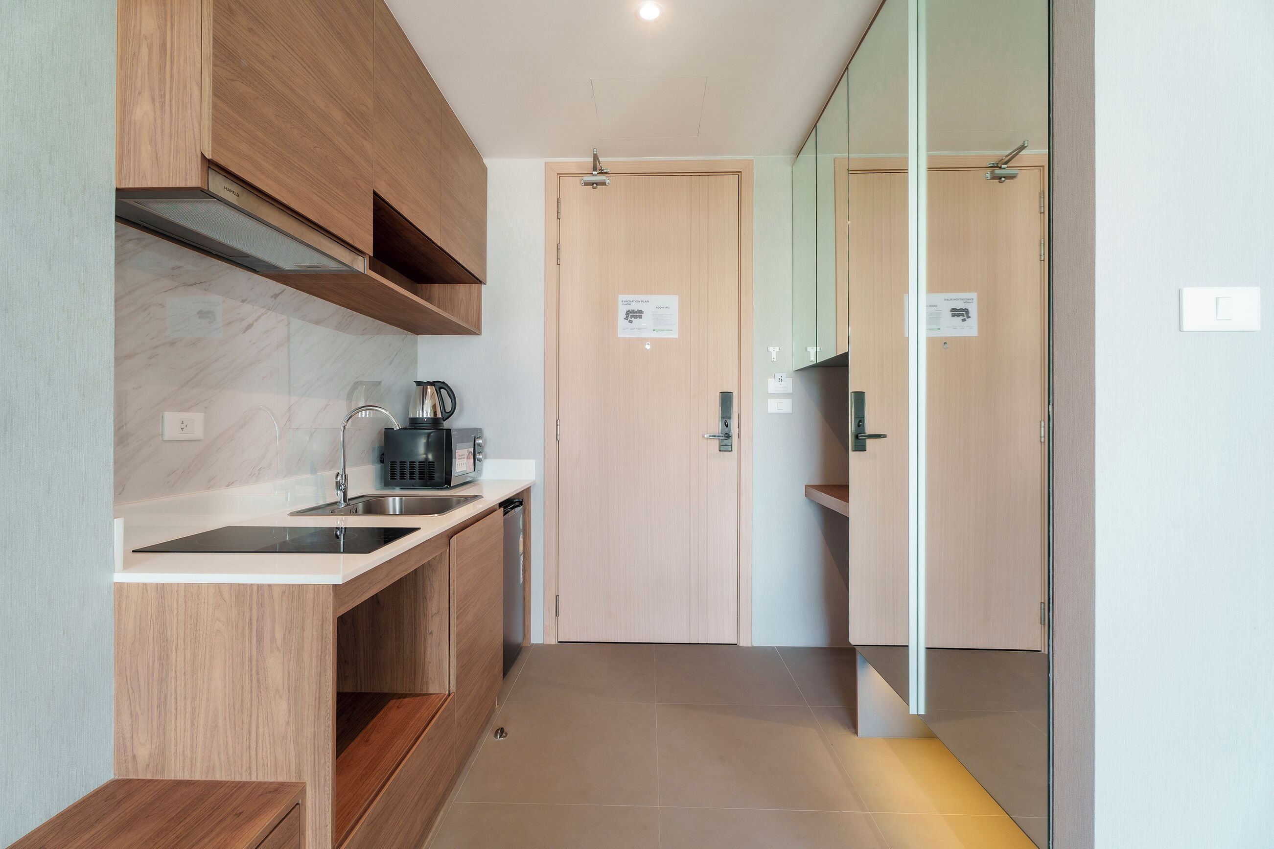 Deluxe-Studio, Poolblick | Allergikerbettwaren, kostenloses WLAN