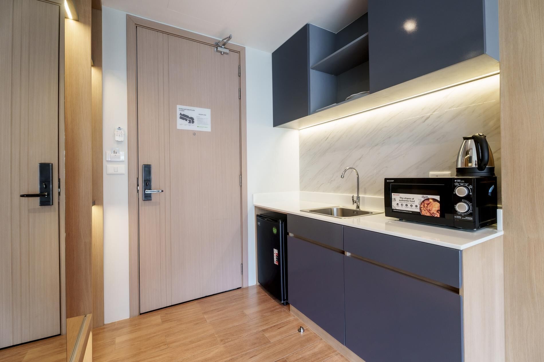 Estudio superior, vista al jardín | Ropa de cama hipoalergénica y wifi gratis 