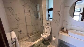 Comfort Room, Multiple Beds, Balcony, City View | Bathroom | Towels