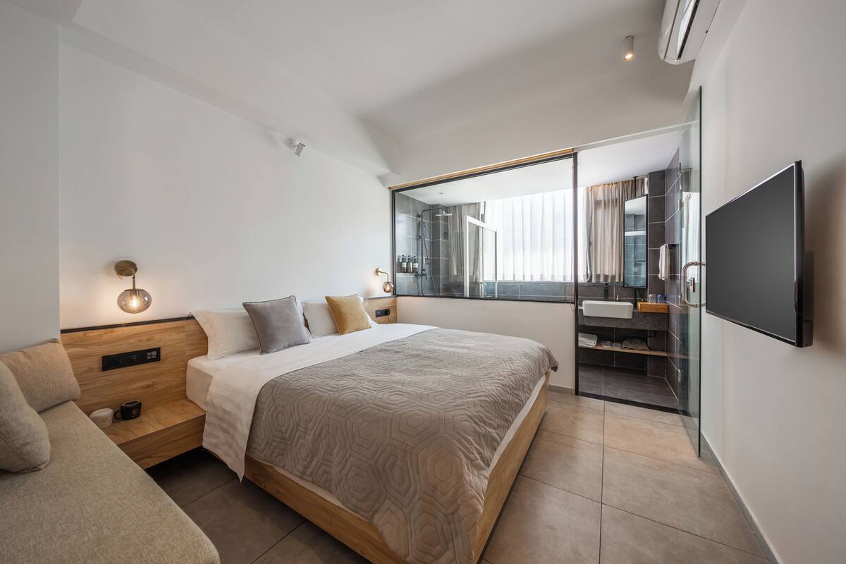 Basic Double Room | WiFi (free)