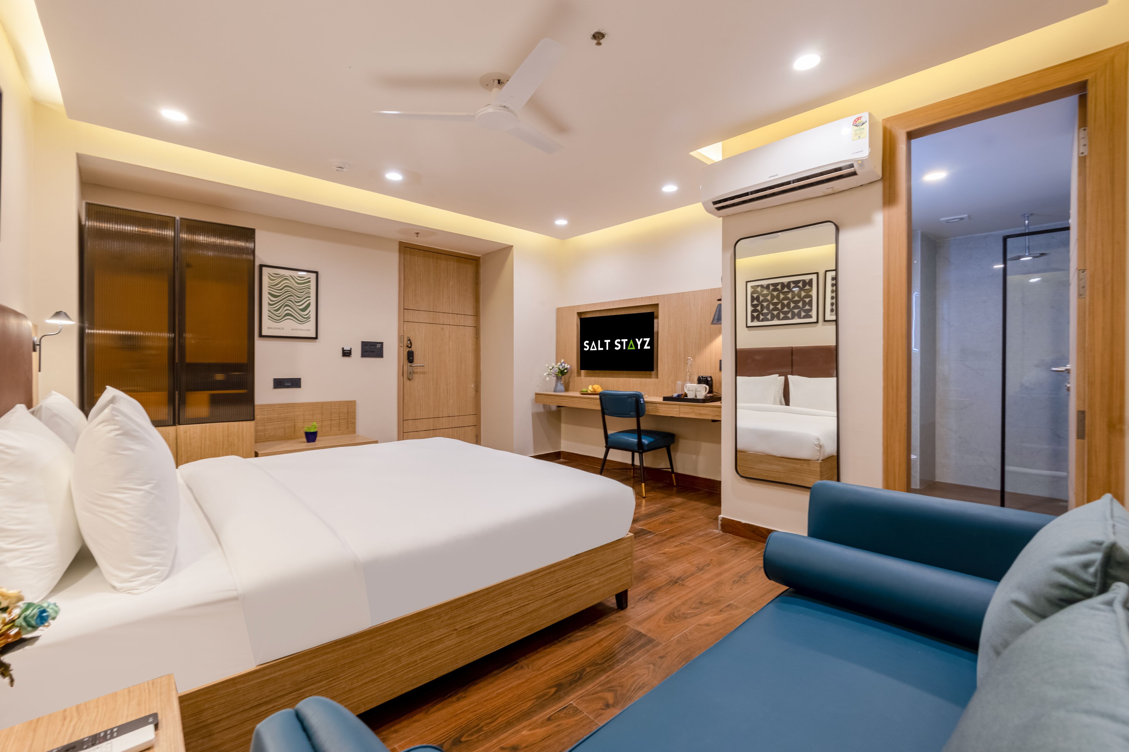 Deluxe Room, City View | Desk, laptop workspace, free WiFi
