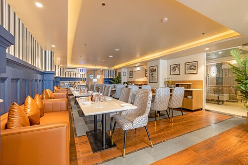 Saltstayz Premier- Sector 15 Noida