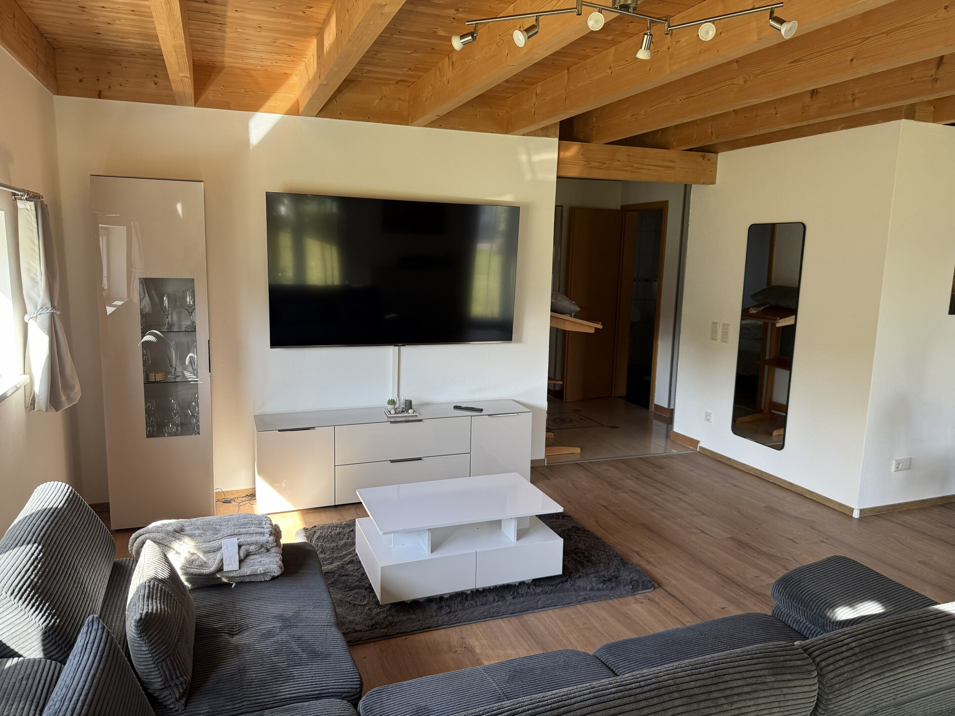 Smart-TV, Stereoanlage