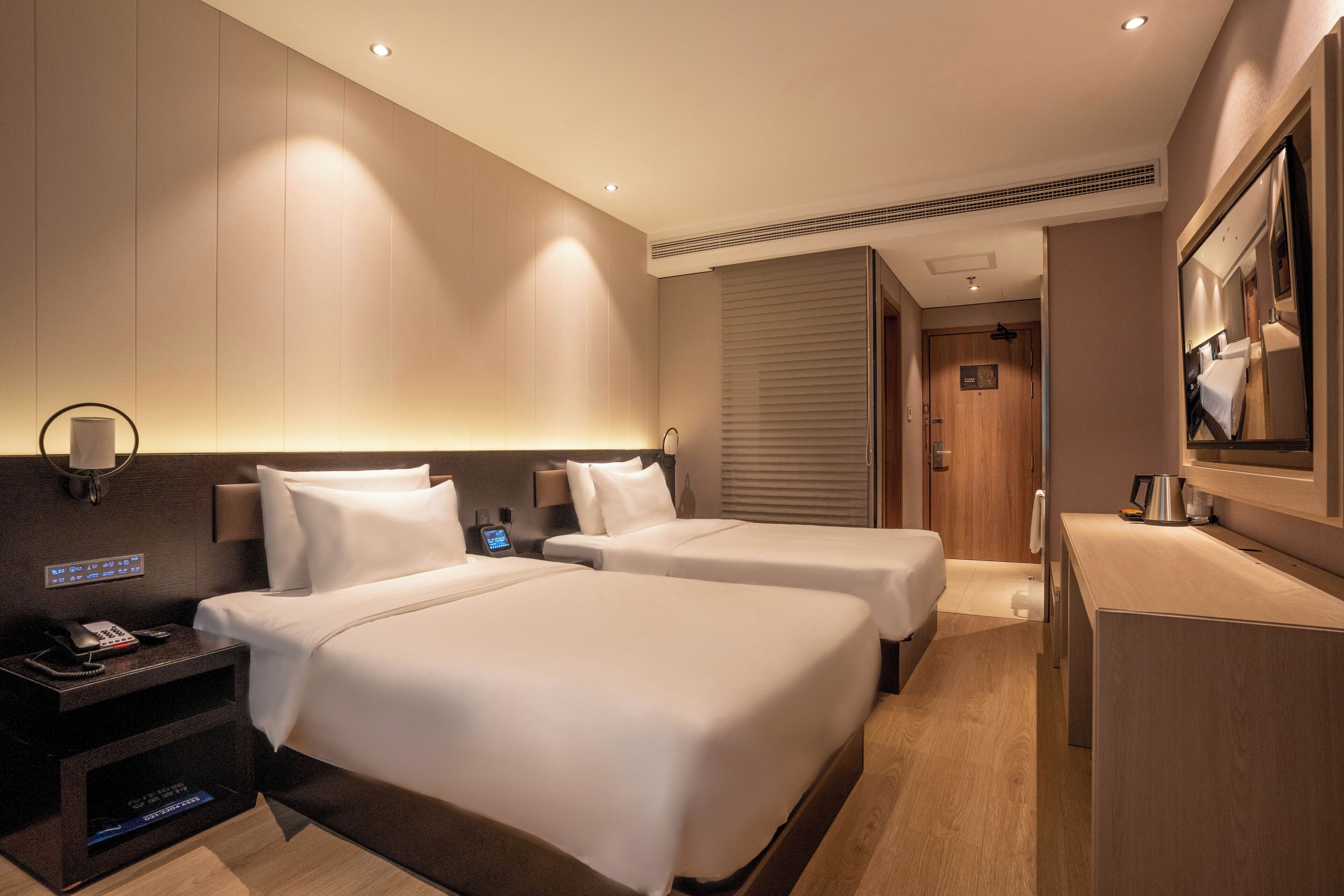 Superior-Zweibettzimmer | Daunenbettdecken, kostenlose Minibar, Zimmersafe, Schreibtisch