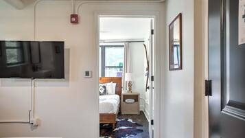 1 bedroom, iron/ironing board, WiFi (free), bed sheets