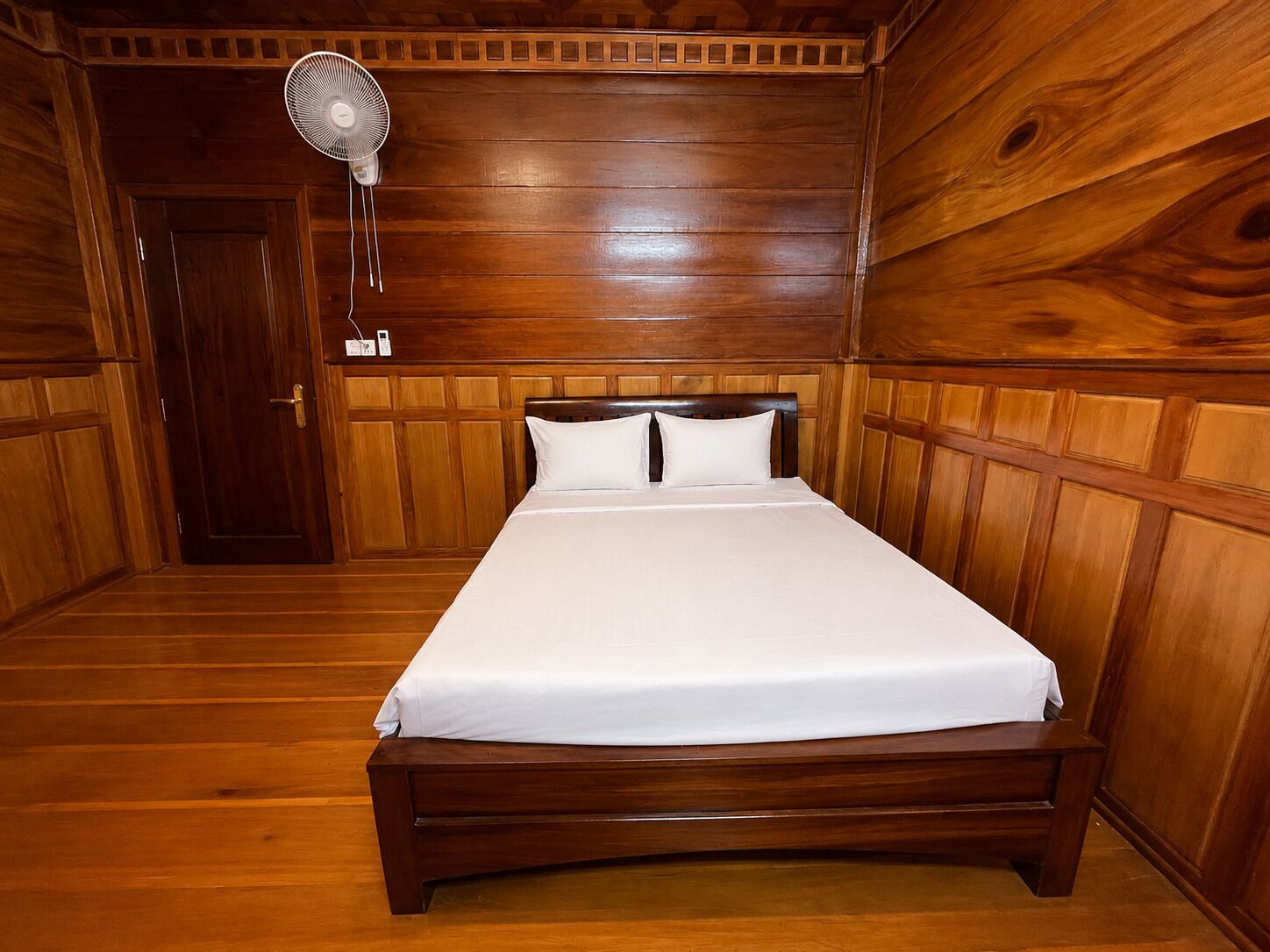 Superior Double Room, Patio | Desk, WiFi (free)