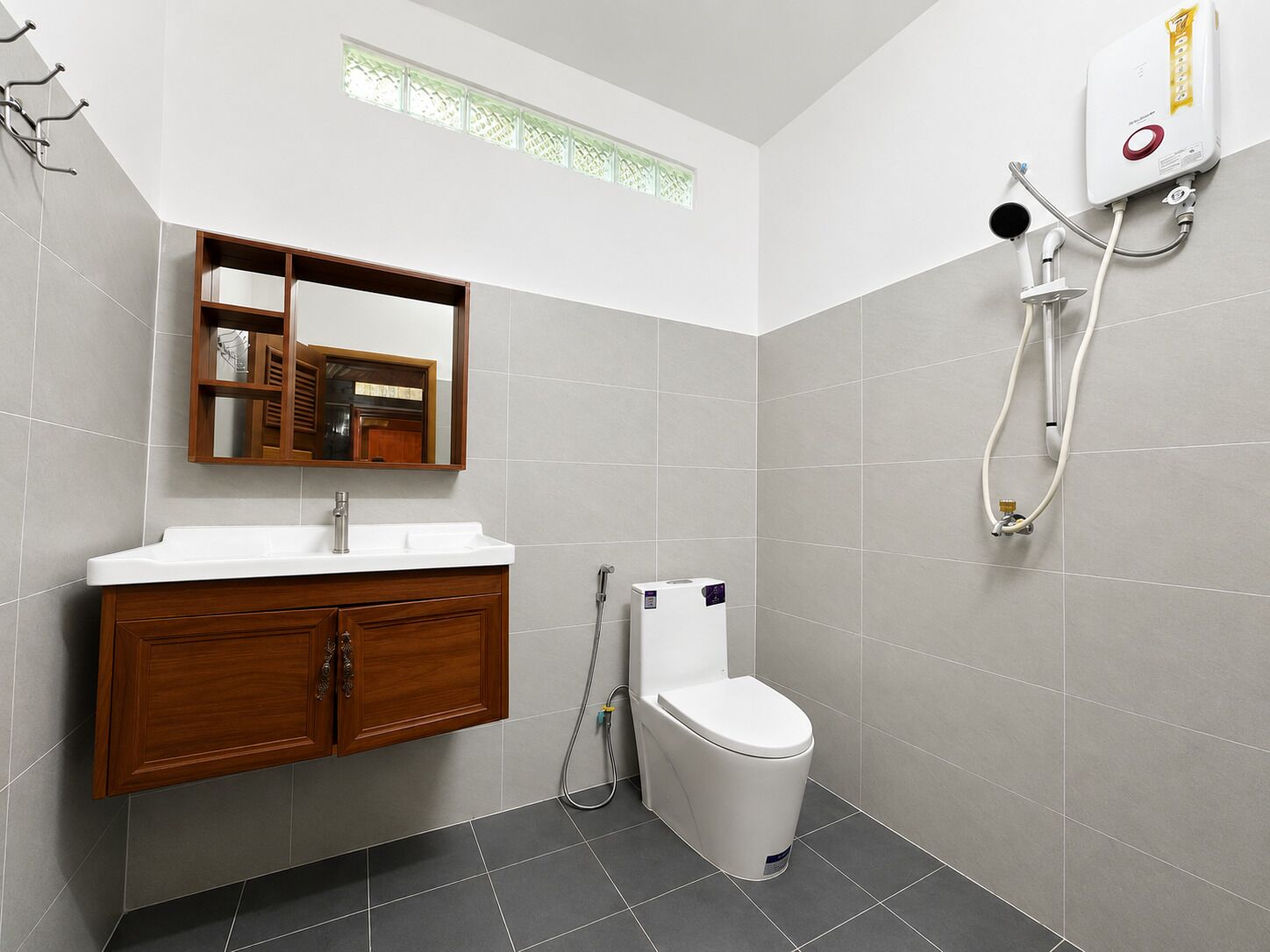 Family Triple Room, Pool View | Bathroom | Shower, towels, soap, shampoo