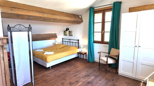 Ferienhaus 'Domaine de Bellac - 32 Personen' mit privatem Pool, Terrasse und WLAN