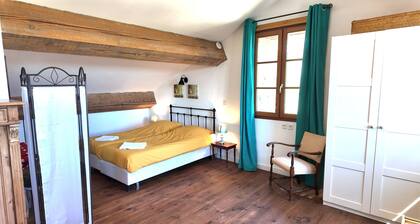 Ferienhaus 'Domaine de Bellac - 32 Personen' mit privatem Pool, Terrasse und WLAN