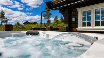 Bain à remous extérieur