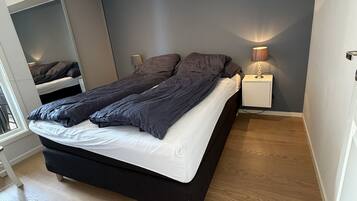 2 bedrooms, WiFi (free), bed sheets