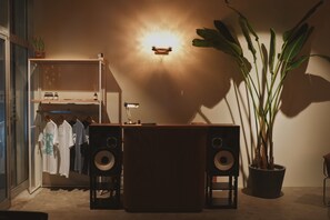 Reception - sunroom Hotel Cafe Bar (Miyazaki city)