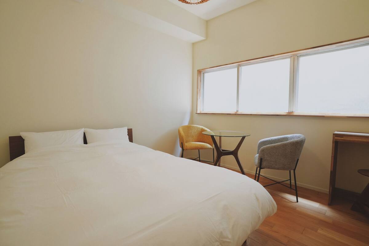 Double Room | Desk, laptop workspace, WiFi (free), bed sheets
