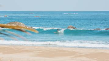 Surfing/boogie boarding