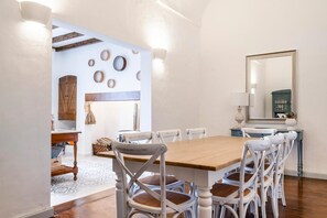Dining - Apartment 'Dazzling House Alentejo' with Private Terrace, Wi-Fi and Air Conditioning (Reguengos de Monsaraz)