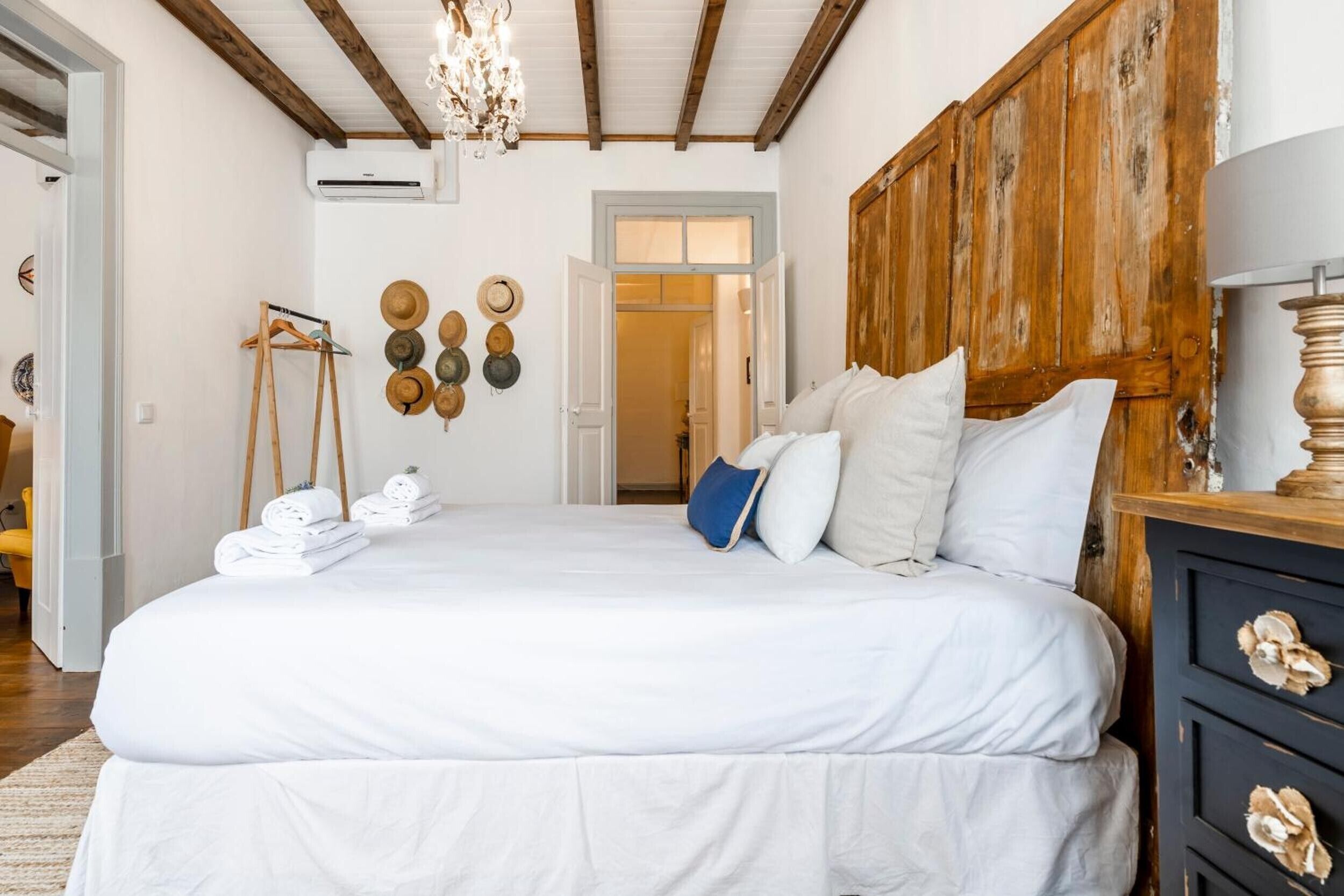 3 dormitorios, tabla de planchar con plancha, wifi y ropa de cama