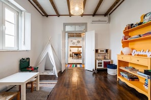 Games room - Apartment 'Dazzling House Alentejo' with Private Terrace, Wi-Fi and Air Conditioning (Reguengos de Monsaraz)