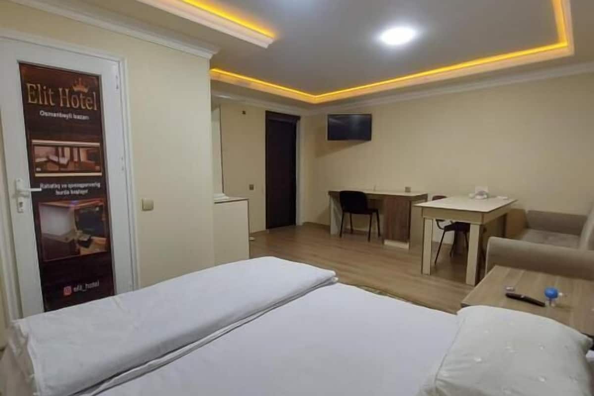 Double Room | Blackout drapes, soundproofing, WiFi (free)