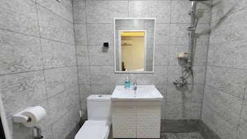 Double Room | Bathroom