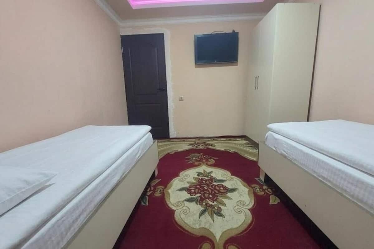 Twin Room | Blackout drapes, soundproofing, WiFi (free)