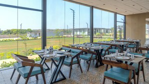 Dining - Vanam Resort  (Mendarda)