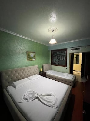Triple Room, Balcony, Sea View | In-room safe, desk, blackout drapes, WiFi (free) - Europa Grand Resort (Vlore)