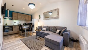 Unclassified image, 2 of 20, button - Gîte “Le Jardin d’Eau” with Private Terrace, Shared Garden and Wi-Fi (Lamothe-Montravel)