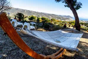 Property grounds - Apartment 'Viola' with Sea View, Shared Pool and Wi-Fi (Poggi)
