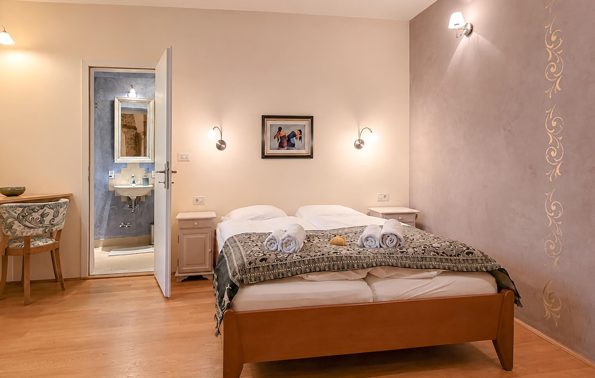 4 bedrooms, iron/ironing board, free WiFi