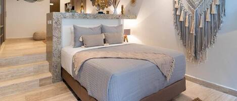 1 Schlafzimmer, Zimmersafe, Schreibtisch, Bügeleisen/Bügelbrett