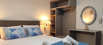 Beachfront Kala's Suites Apartments