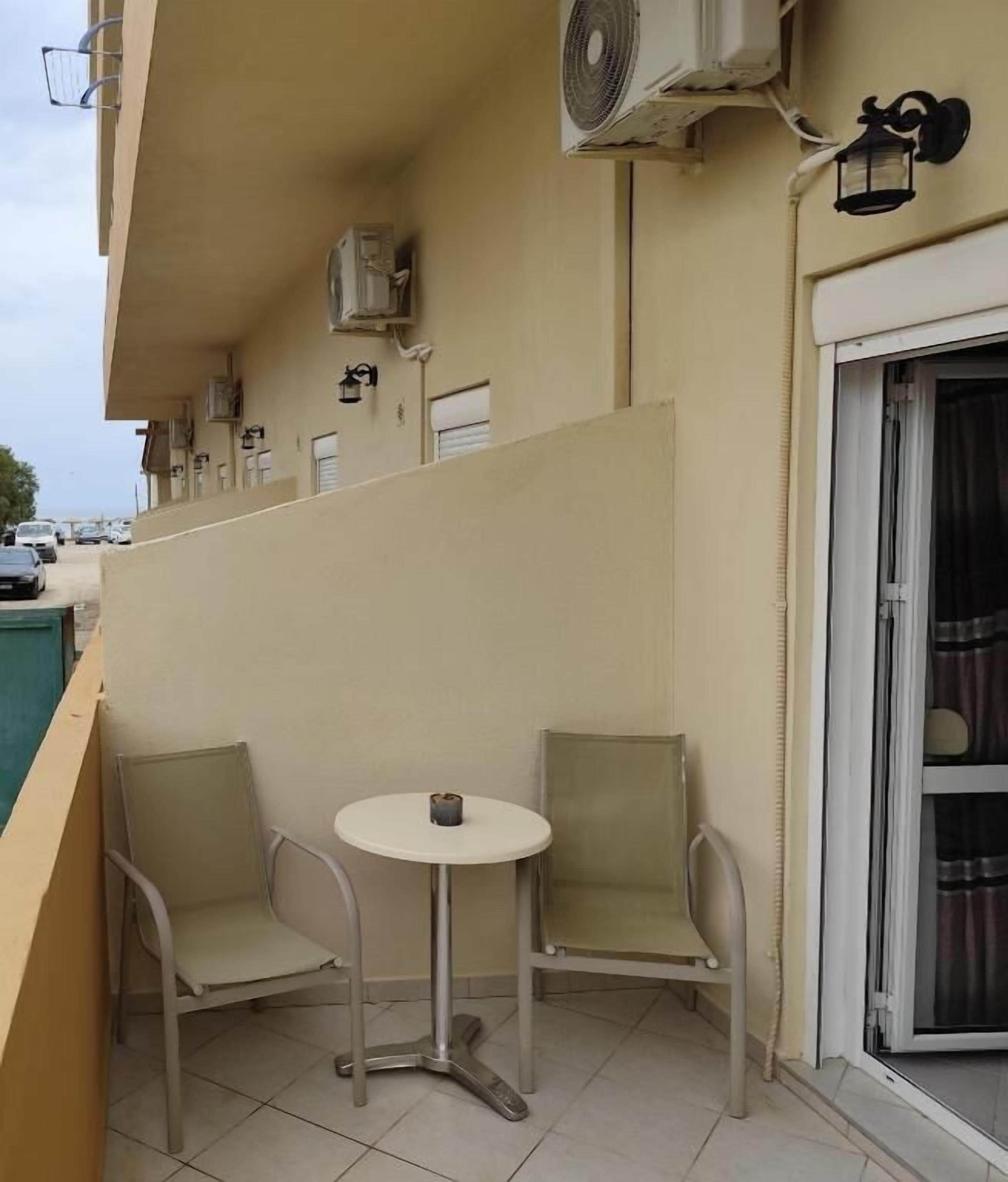 Basic Apartment, Balcony, Courtyard View | Outdoor dining