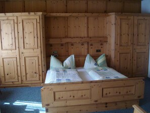 3 bedrooms, WiFi, bed sheets - Apartment “Gästehaus Christoph” with Mountain View, Balcony and Wi-Fi (Ried im Zillertal)