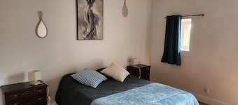 Adorable 5-bedroom estate in tranquil Carcassonne perfect for groups