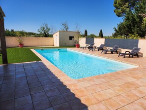 Outdoor pool - Adorable 5-bedroom estate in tranquil Carcassonne perfect for groups (Carcassonne)
