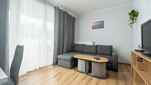 Iron/ironing board, WiFi (free) - RentPlanet - Apartament Szeligowska (Warszawa)