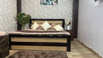 WiFi, bed sheets