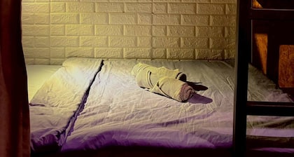 Room-crew Bangkok Hostel Near MRT and Kh