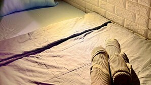 Shared Dormitory, 1 Bedroom, Smoking, Balcony - Room-charming B&B Stay in Bangkok Noi wi (Bangkok)