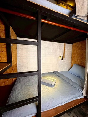 Dortoir Partagé, 1 chambre, balcon