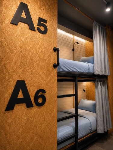 Room-cozy B&B Retreat in Bangkok Noi wit