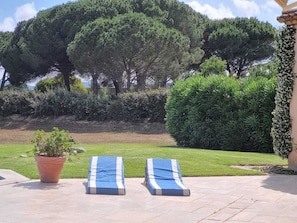 Property grounds - Peaceful 4-bedroom Provençal farmhouse just steps from Pampelonne in Ramatuelle (Ramatuelle)