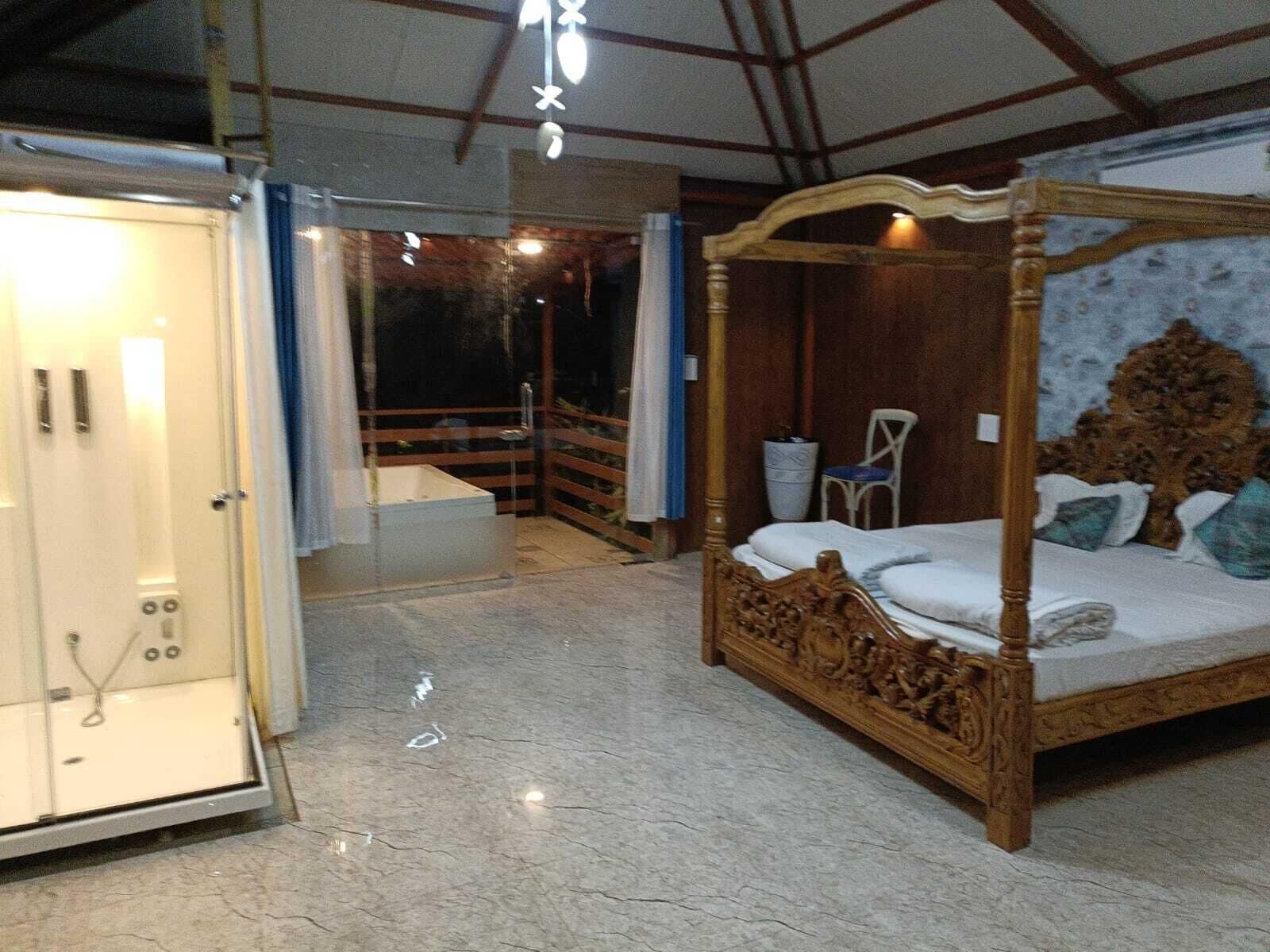 Luxury Room | WiFi (free), bed sheets