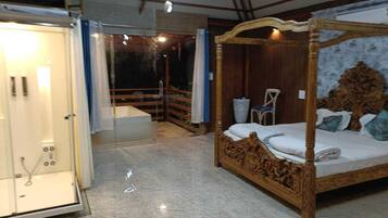 Luxury Room | WiFi (free), bed sheets
