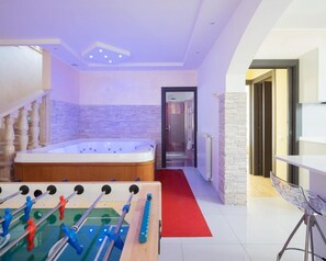 Interior - Villa 'Ennio' with Private Pool, Wi-Fi and Air Conditioning (Ciampino)