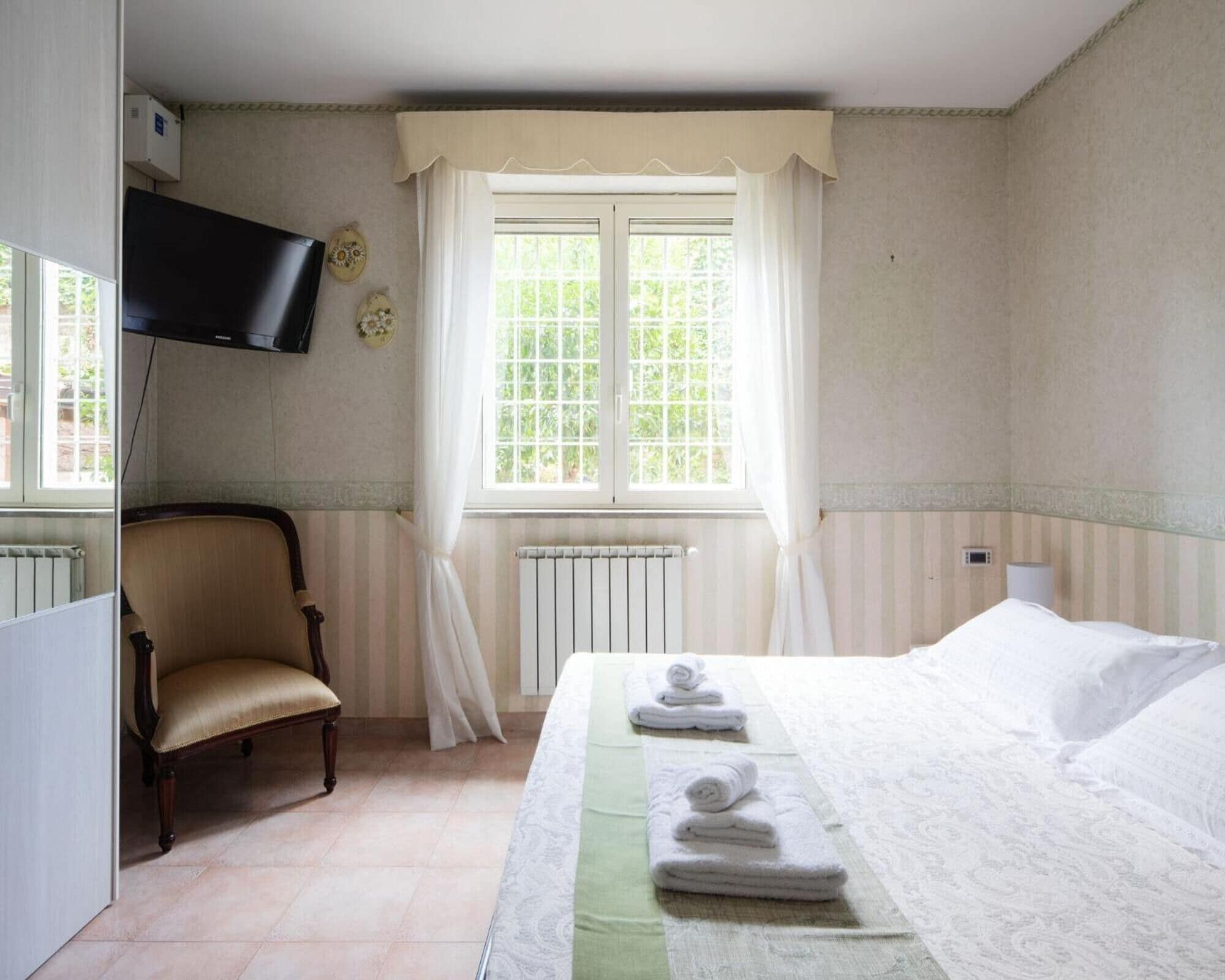 5 Schlafzimmer, Bügeleisen/Bügelbrett, WLAN, Bettwäsche